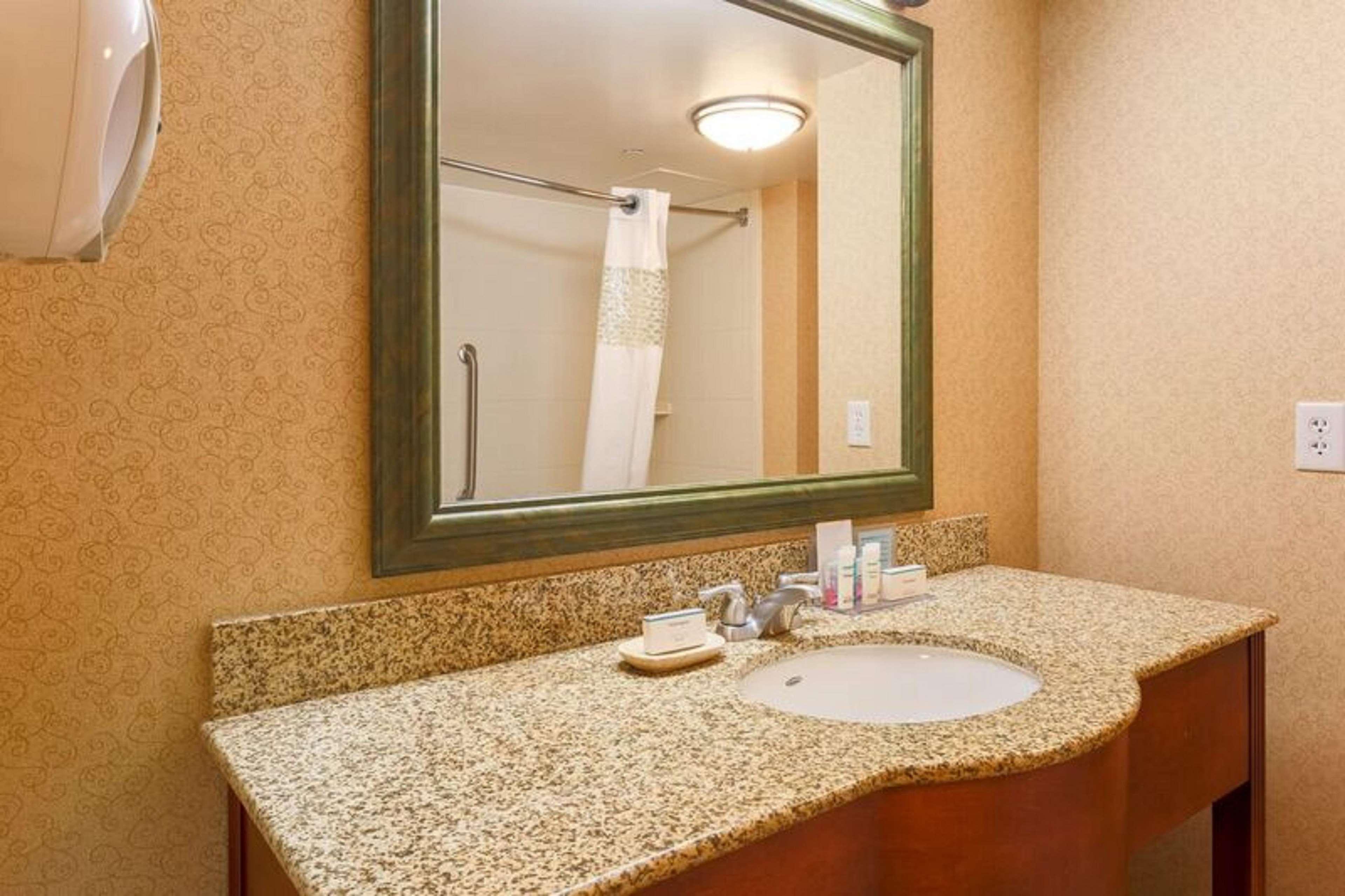 Hampton Inn & Suites Poughkeepsie Spackenkill Ngoại thất bức ảnh